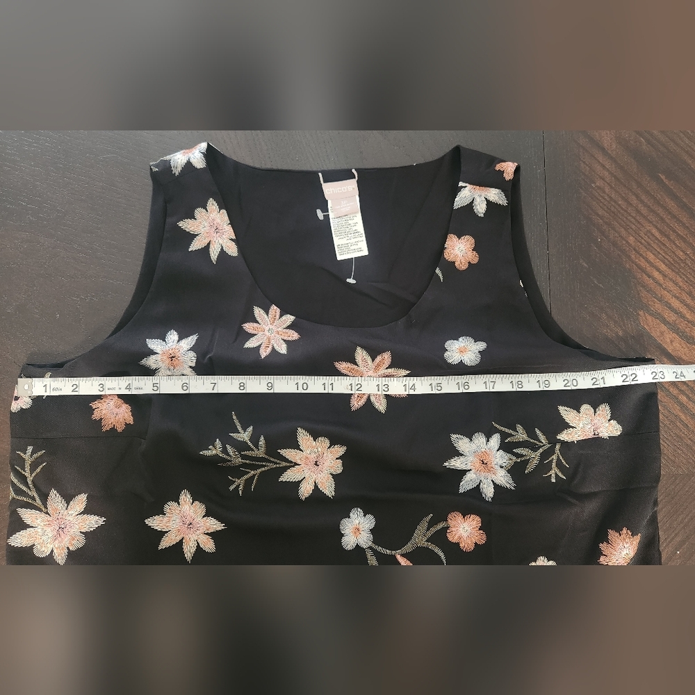 Chico's Black and Pink Sleeveless Blouse w/ Embroidered Flowers. Beautiful Top - Picture 8 of 9